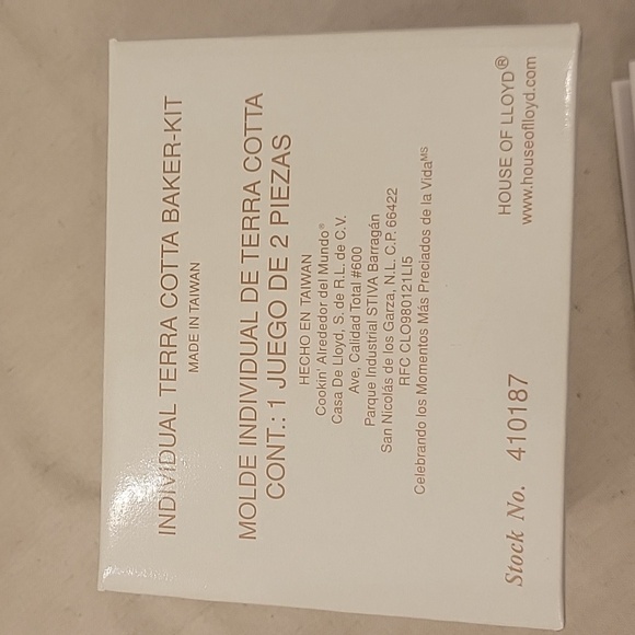 House of Lloyd individual Terra Cotta Baker 5 in. x 2.5in. bowl with lid. New - Picture 10 of 13